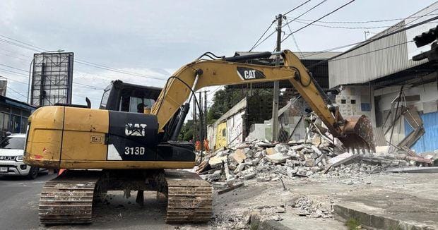 Pembongkaran bangunan untuk flyover Bulak Kapal Bekasi