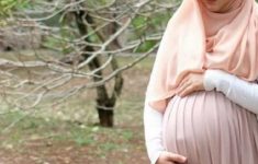 Bolehkah Ibu Hamil Ziarah Kubur Menurut Islam? Simak Penjelasan Hukum Serta Mitosnya!