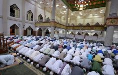 Hukum Meninggalkan Sholat Tarawih Tanpa Uzur, Berdosa atau Tidak? Ini Penjelasannya!