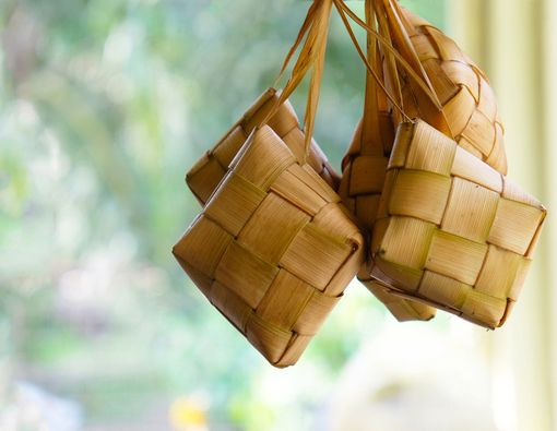 Daftar Hidangan Lebaran yang Paling Tinggi Kalori, Nastar atau Putri Salju? 3 096939400 1528361718 Kegemukan karena Makan Ketupat Kok Bisa By shahreen shutterstock