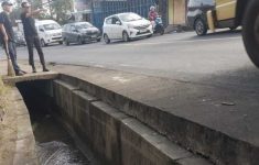 Pemotor Tewas Gegara Terseret Arus Banjir di Puncak, Jasad Ditemukan Sejauh 35 Kilometer