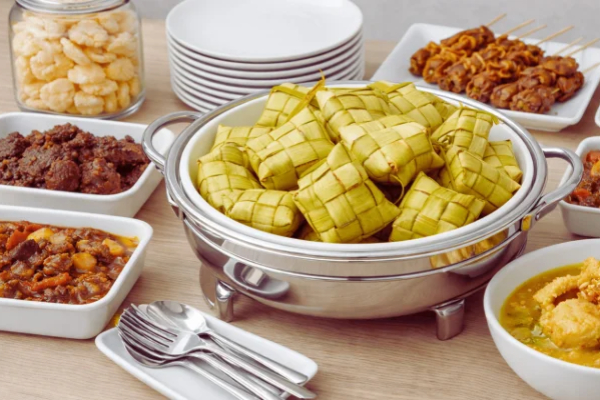 5 Tips Atur Pola Makan Sehat Saat Lebaran: Makan Buah Dulu!