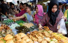 10 Cara Mengatur Uang Agar Tidak Boros Saat Beli Takjil Selama Ramadhan, Nomer 8 Sering Terlewat!