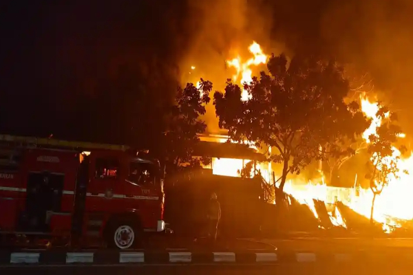 3 Rumah Warga Terbakar di Jakarta Utara Gegara Korsleting Listrik, Kerugian Ditaksir Capai Rp250 Juta