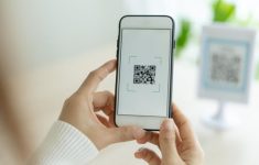 Stiker QR Judol Bertebaran di Jakarta, Pramono Minta Satpol PP Lakukan Screening