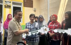 Pramono Serahkan 26 Rumah Hasil Bedah Rumah Baznas DKI, Anggaran Rp50-55 Juta Per Unit