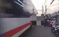 Nekat Nyebrang Lintasan Rel, Pria di Jakbar Tewas Terserempet Kereta Bandara Viral