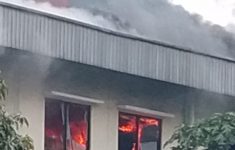 Pabrik Kaos Kaki di Bekasi kebakaran, Korsleting Diduga Jadi Pemicu