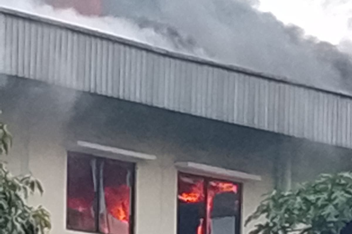 Pabrik Kaos Kaki di Bekasi kebakaran, Korsleting Diduga Jadi Pemicu