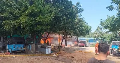Kebakaran di Bintaro Jaksel Diduga Berawal dari Pabrik Kerupuk, 145 Personel Damkar Dikerahkan