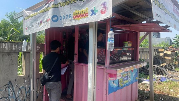 Terbongkar! Konter Pulsa di Bogor Ternyata Jual Obat Keras Ilegal