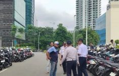 Viral Bayar Parkir Motor Rp 10 Ribu Berdalih THR, Jukir di Jakbar Ditegur Dishub