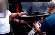 Viral! ASN DKI Ganti Plat Mobil Dinas Jadi Warna Putih, Ketahuan di Puncak
