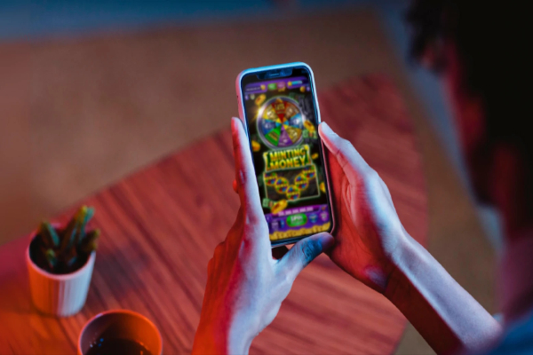 Pasutri Jalankan Bisnis Judi Online di Penjaringan, Apartemen Mewah Digerebek Polisi