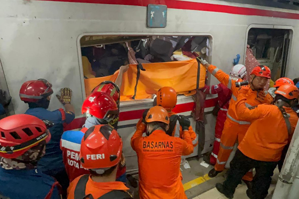 Korban Tewas Kecelakaan KA Argo Bromo Anggrek Bertambah, Total 16 Orang