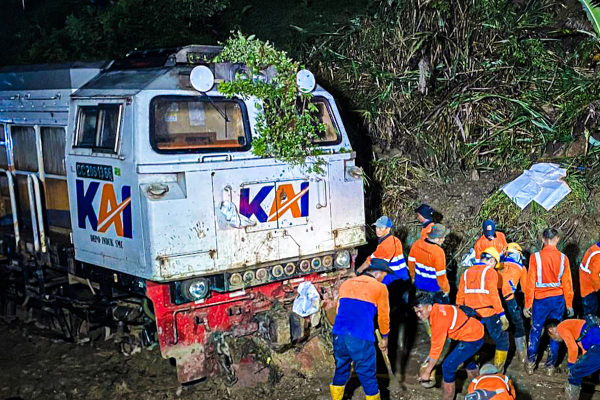 Imbas KA Ciremai Anjlok di Bandung Barat, 7 Perjalanan Kereta Dibatalkan