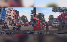 Pengiring Jenazah Tendang Mobil di Jakarta Utara, Netizen: Ada Aturannya?