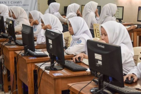 Viral! Pengawas SMP di Depok Sebar Soal TKA di Media Sosial, Akui Hanya Dokumentasi Pribadi
