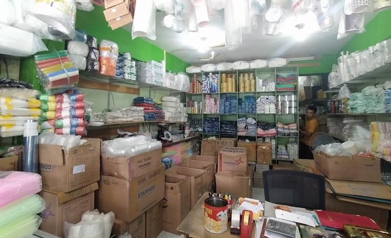 Harga Plastik Melonjak 50% Imbas Perang, Pramono Pastikan Stok Cukup