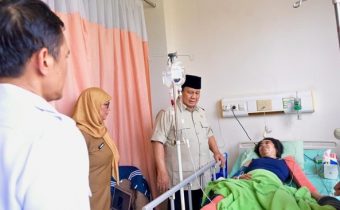 Presiden Prabowo Jenguk Korban Kecelakaan Kereta di RSUD Bekasi, Lanjut Kunker ke Cilacap dan Banyumas