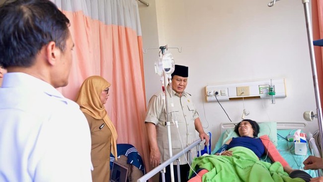 Presiden Prabowo Jenguk Korban Kecelakaan Kereta di RSUD Bekasi, Lanjut Kunker ke Cilacap dan Banyumas