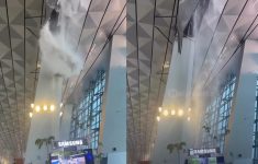 Atap Terminal 3 Soetta Jebol Dihantam Hujan Deras, Belasan Penerbangan Terdampak