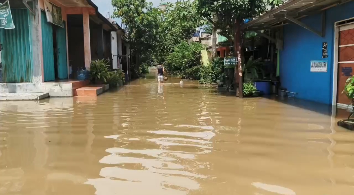 1.675 Jiwa Terdampak Banjir Tigaraksa Tangerang, Sungai Meluap hingga 1,5 Meter