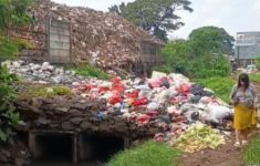 Sampah Menumpuk di Kramat Jati, Pemprov DKI Tambah 20 Truk Baru: Warga Khawatir Banjir