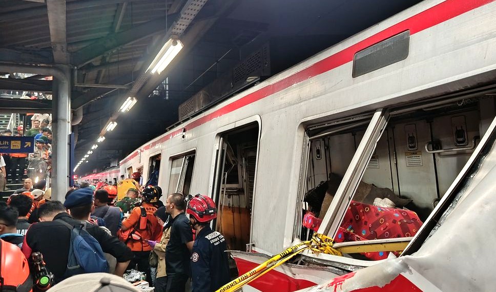 Korban Tabrakan Kereta di Bekasi Bertambah