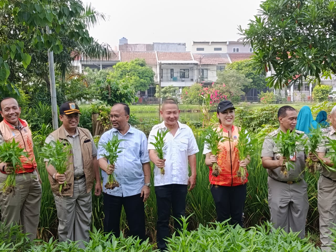 Wali Kota Jakbar Dorong Perempuan Jadi Motor Ketahanan Pangan di Hari Kartini
