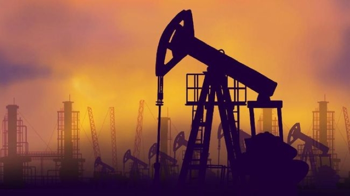 Harga Minyak Mentah Indonesia Melonjak ke USD 102 per Barel