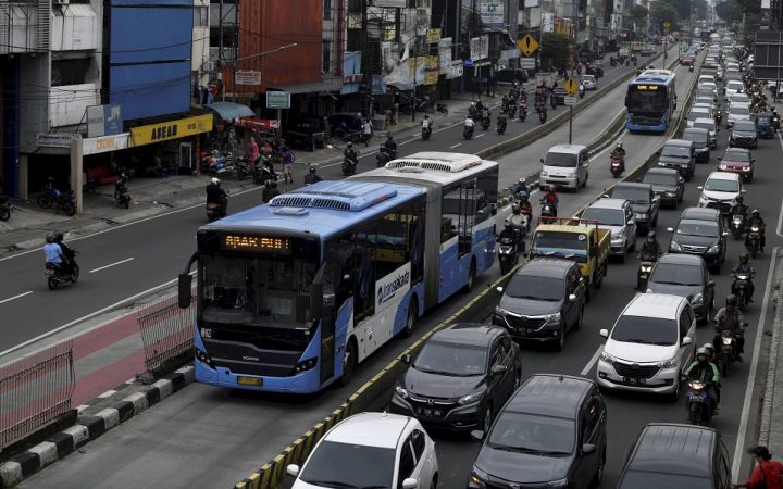 Tarif Transportasi Umum Rp1 Berlaku untuk Semua Warga