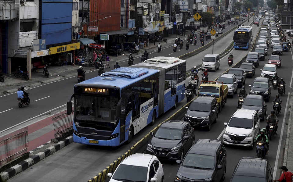 Tarif Transportasi Umum Rp1 Berlaku untuk Semua Warga