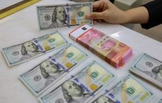 Dolar AS Dekati Rp18.000