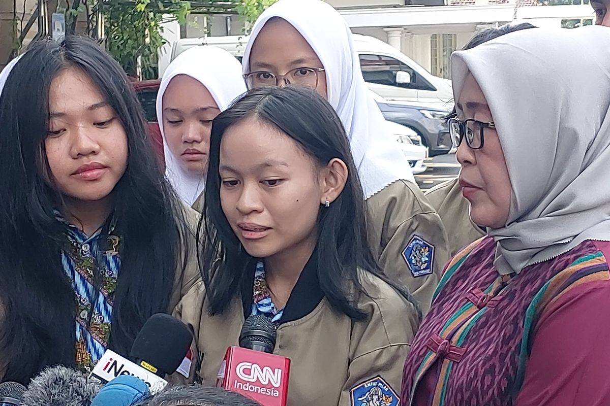 Sosok Ocha SMAN 1 Pontianak Jadi Sorotan usai Kontroversi Penilaian LCC MPR RI