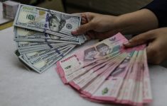 Rupiah Tembus Rp17.600 per Dolar AS