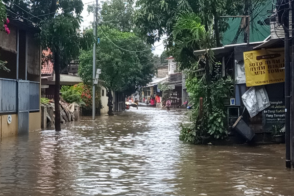 Kompleks Pondok Karya Jakarta Selatan Terendam Banjir, Ketinggian 50 Cm