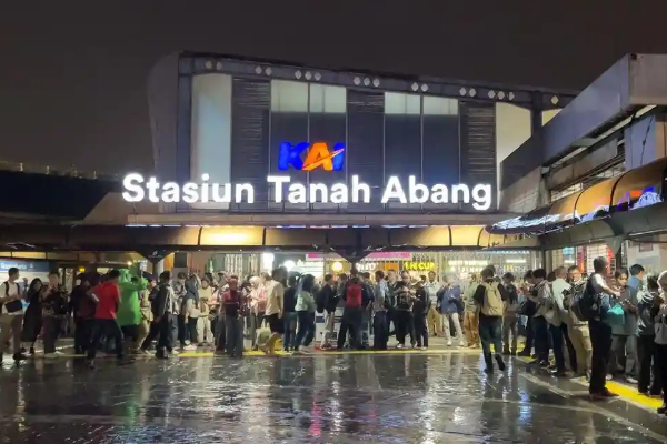 KRL Rute Tanah Abang-Rangkasbitung Kembali Normal, Gangguan Listrik Sejak Sore