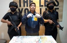 Kedok Warung Sembako Terbongkar! Kios Hijau di Jagakarsa Ternyata Jual Obat Keras Ilegal