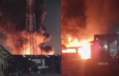 Kebakaran Besar di Gudang Oli Kamal Muara Jakut, Api Dipicu Ledakan Panel Listrik