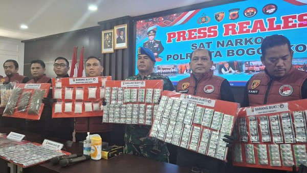 Terungkap! Modus Ibu-ibu Pengedar Sabu di Bogor Taruh Narkoba 1 Kg di Bagasi Motor