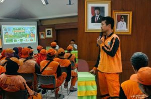 Keluraha Cengkareng Barat Adakan Sosialisasi Ingub Pilah Sampah Kepada PPSU dan RPTRA