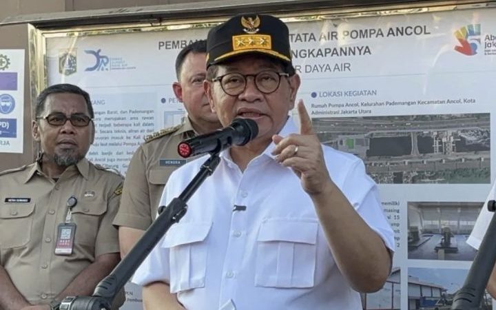 Pramono Anung Dukung Penggerebekan Judi Online di Hayam Wuruk: Harus Bikin Efek Jera!