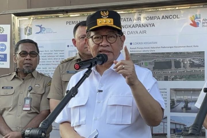 Pramono Anung Dukung Penggerebekan Judi Online di Hayam Wuruk: Harus Bikin Efek Jera!