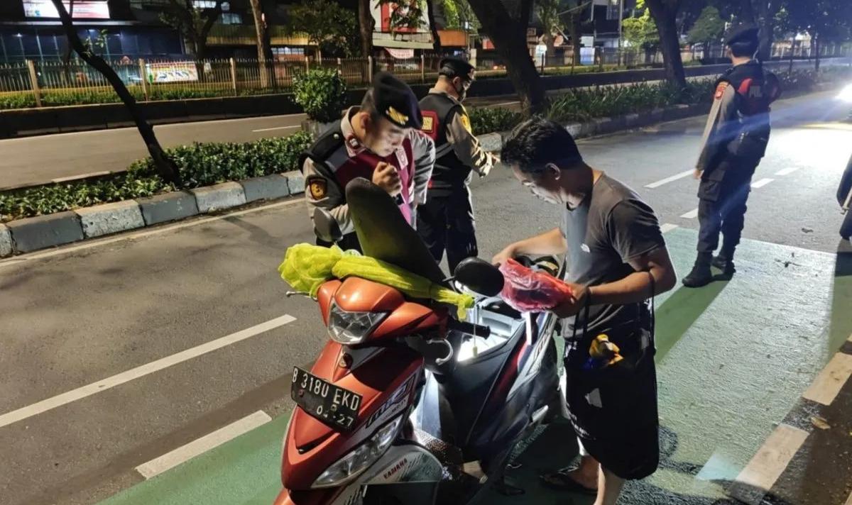 Polisi Gelar Razia Cipta Kondisi di Jakpus, Celurit hingga Tramadol Diamankan