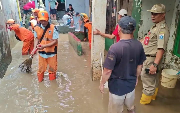 31 RT di Jaksel dam Jaktim Terendam Banjir, Ketinggian Air Capai 130 Cm