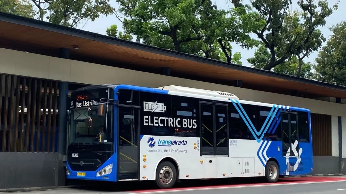 Lalin Padat Saat Aksi May Day, Sejumlah Rute Transjakarta Tidak Beroperasi dan Dialihkan