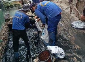 Gotong Royong Berlanjut di Cengkareng Barat, Saluran Air Dibersihkan untuk Antisipasi Genangan 
