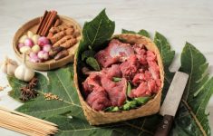Pemprov DKI Larang Plastik Hitam untuk Daging Kurban Idul Adha 2026