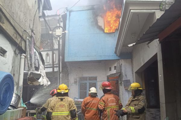 Kebakaran Rumah di Sunter Diduga Korsleting Charger HP, 50 Warga Dievakuasi